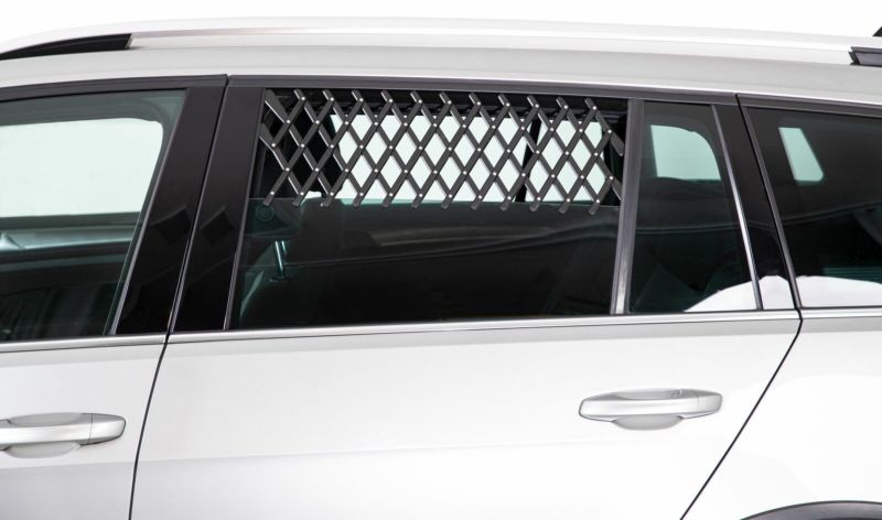 犬用 ドライブグッズ TRIXIE トリクシー  カーフレッシュエアゲート 30から110 cm 車の窓に取り付けるガード